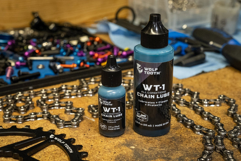 Load image into Gallery viewer, Wolf Tooth WT-1 Synthetic Chain Lube - Long-Lasting, All-Weather Bicycle Chain Lubricant &amp; Cleaner for Drivetrain Performance, Dirt Resistance &amp; Bike Maintenance (0.5oz Bottle)
