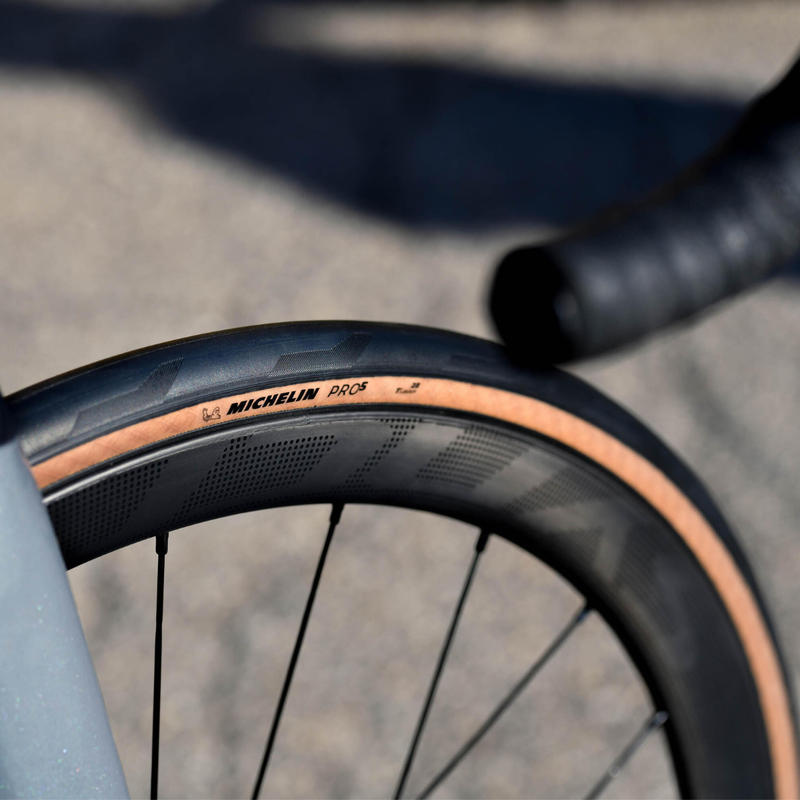 Load image into Gallery viewer, Michelin PRO5 TLR Road Tires 700x35C – Tubeless Ready, GUM-X Compound, Bead-to-Bead Shield, Folding Bead, Fast Rolling, Durable Cycling Performance
