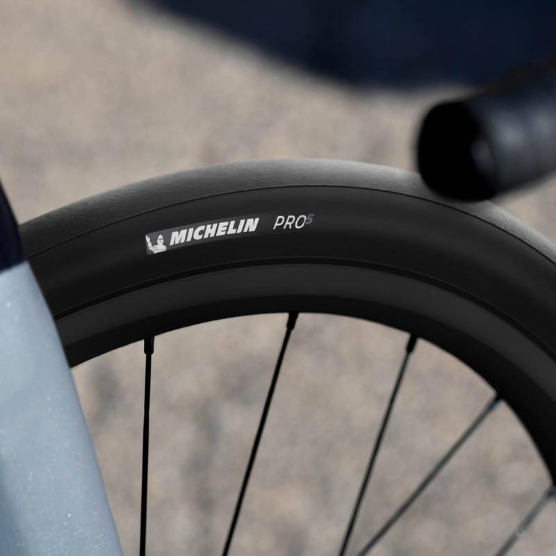 Load image into Gallery viewer, Michelin PRO5 FB Road Tire 700C 28C Black Tubeless
