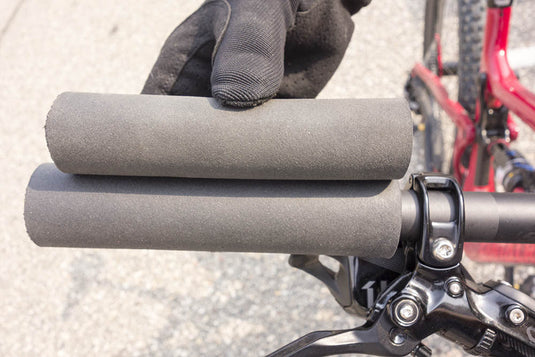 Wolf Tooth Fat Paw Grips XL,  Large Mountain Bike Handlebar Grips, 160mm, Black